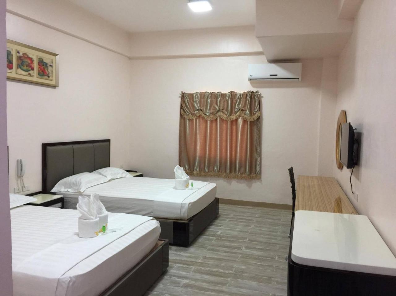 Meaco Royal Hotel - Lipa Lipa City Bagian luar foto