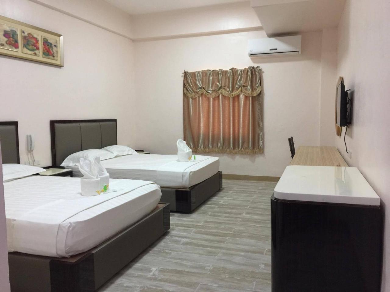 Meaco Royal Hotel - Lipa Lipa City Bagian luar foto